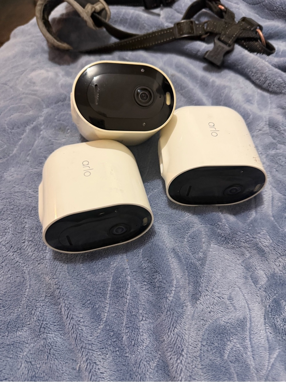 3 Arlo Pro 4 VMC4041P Camera 2K Color read description